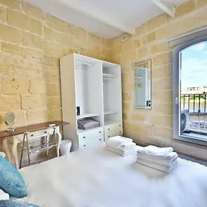 Eight Point Living 6b , Vittoriosa Malta