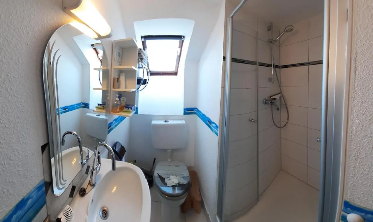 Zwei Ruhige, Private Gaestezimmer Nahe U-Bahn Nuremberg Homestay