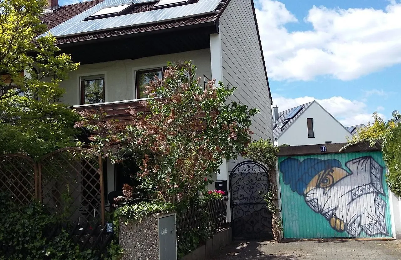 Zwei Ruhige, Private Gaestezimmer Nahe U-Bahn Nuremberg Homestay